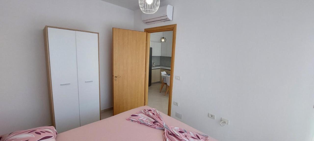 Reina Apartments_lura 3_gjiri Lalzit Appartement Durrës