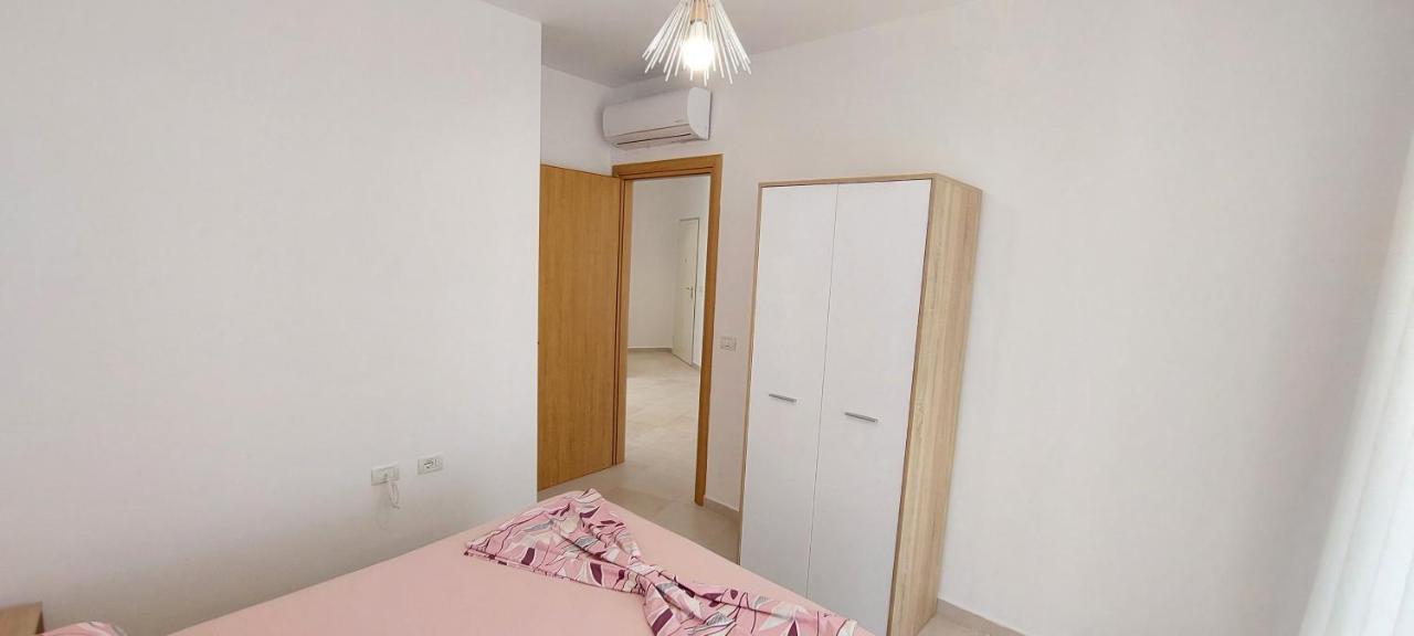 Reina Apartments_lura 3_gjiri Lalzit Appartement Durrës