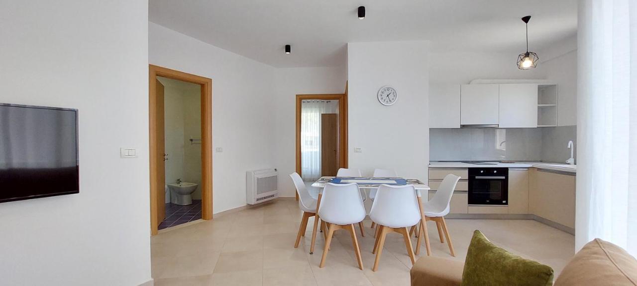 Reina Apartments_lura 3_gjiri Lalzit Appartement *