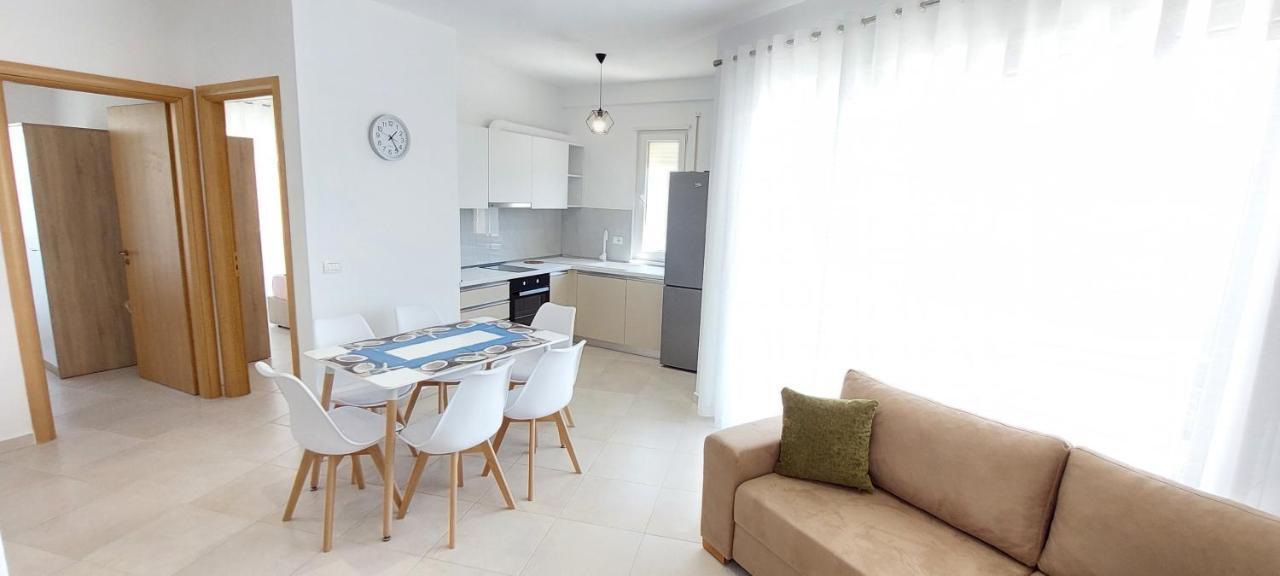 Reina Apartments_lura 3_gjiri Lalzit * Durrës